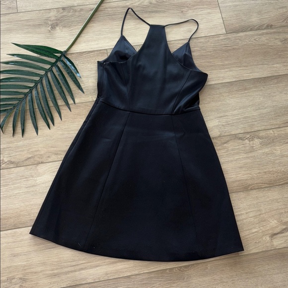 Express black fit-and-flare mini dress V-neck and cross-back spaghetti straps 2 - Picture 4 of 5